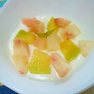 夏のプチ贅沢☆桃とメロンのヨーグルト♪